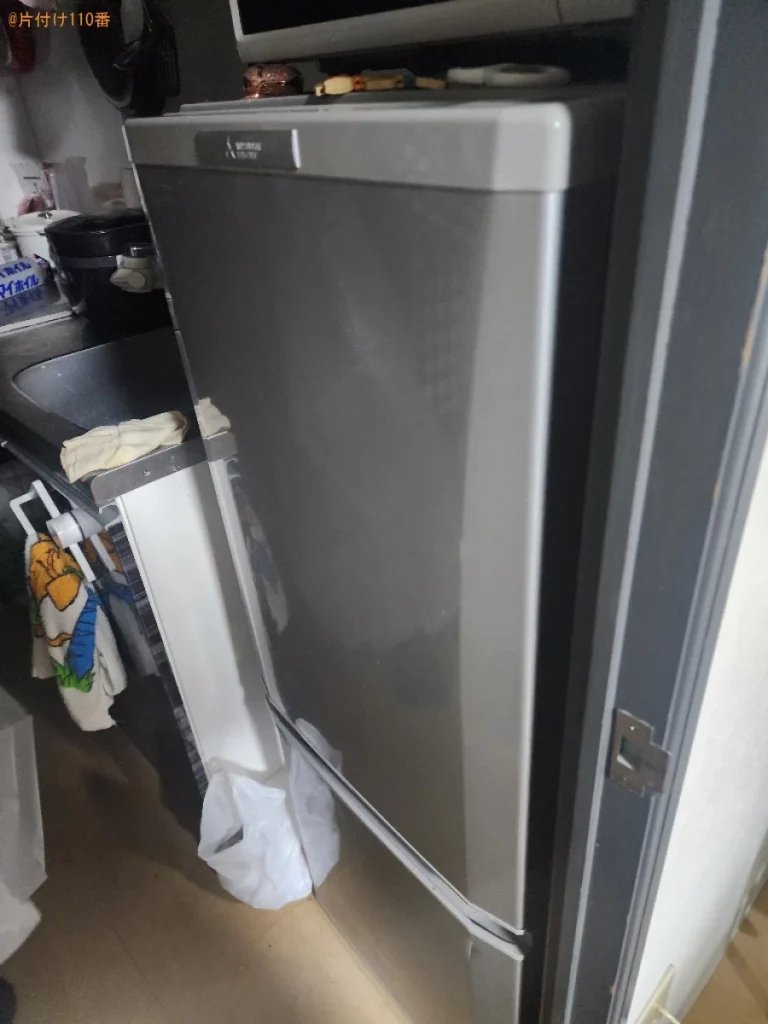 冷蔵庫、テレビ、マットレス付きシングルベッド、洗濯機等の回収